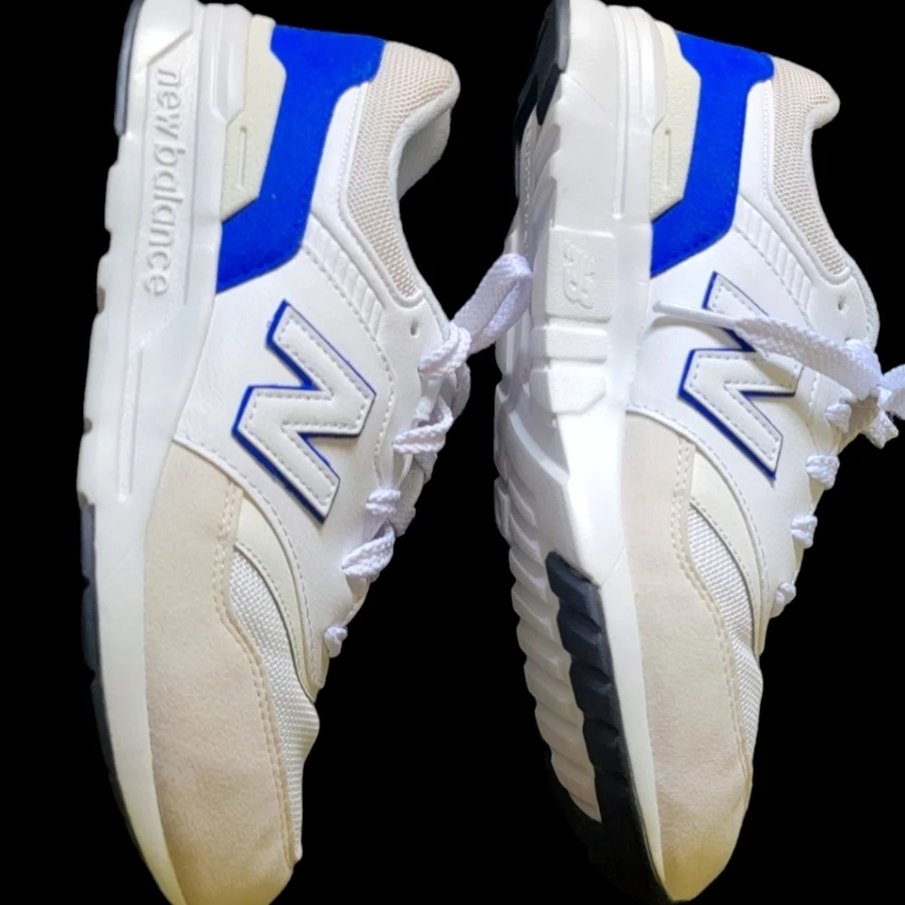 Men/Big Kid Size 7 Moonbeam/Team Royal New Balance 997H. New Without Tags/Box